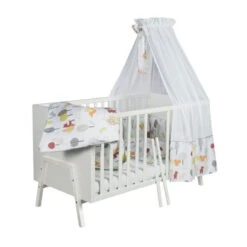 Schardt Holly White Kinderzimmer Mit Umbauseiten Mit Dreitürigem Schrank -Roba || Pinolino Verkaufsgeschäft 04 920 02 02 holly white kombi kinderbett 2000x1365 2