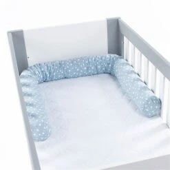 Babybay Nestchenschlange Piqué Für Kinderbetten Azurblau, Mit Sternen Weiß -Roba || Pinolino Verkaufsgeschäft babybay nestchenschlange kinderbetten pique azurblau sterne weiss 501929 002