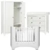 Leander Classic Kinderzimmer Vierteilig Weiß Mit Babybett, Schrank, Kommode Und Wickelaufsatz 2 Leander Classic Kinderzimmer Vierteilig Weiß Mit Babybett, Schrank, Kommode Und Wickelaufsatz -Roba || Pinolino Verkaufsgeschäft kinderzimmer classic weiss