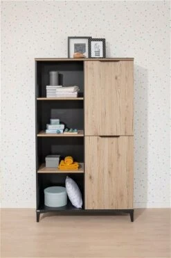 Paidi Tomke Regal 8 Fächer - 2 Türen Rechts Naturschwarz/Eiche-Bordeaux-Nachbildung -Roba || Pinolino Verkaufsgeschäft paidi tomke regal 2t rechts 1007